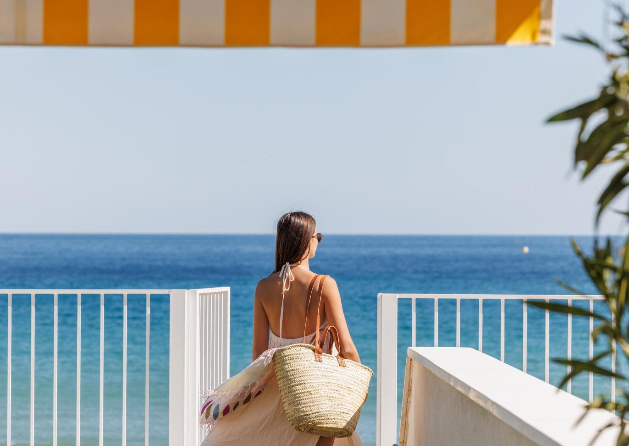 Belle Vue Hotel Cavalaire-sur-Mer Bagian luar foto