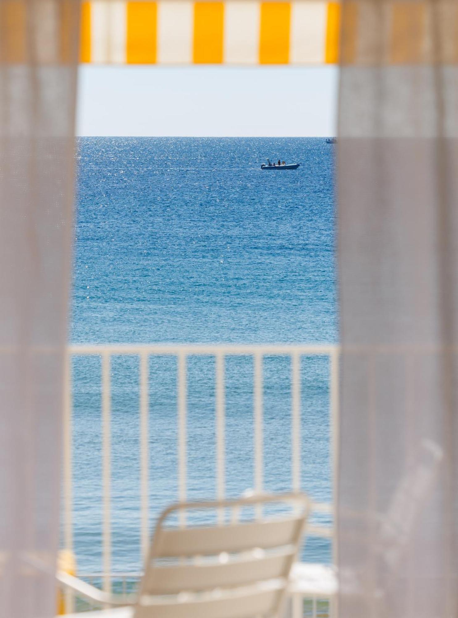 Belle Vue Hotel Cavalaire-sur-Mer Bagian luar foto